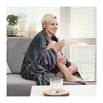 BERNINA TV blanket with sleeves 1