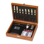 Playset with hip flask 3