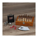 Playset with hip flask, chess and card game 3