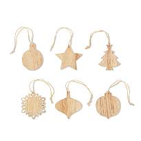 Set de ornamente din lemn