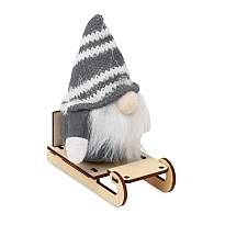 Gnome pe sanie din lemn