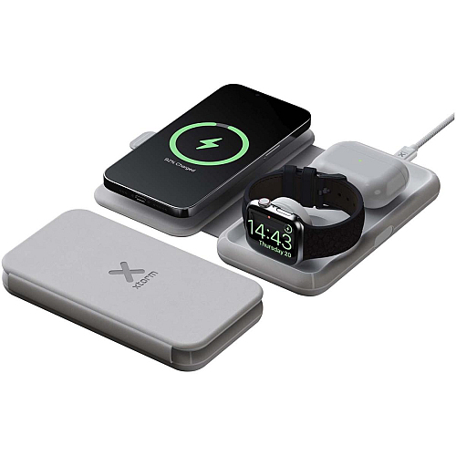 Xtorm XWF31 15W foldable 3-in-1 wireless travel charger 1