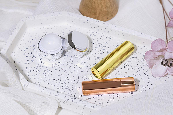 Balsam de buze , Cuboris Shine 2