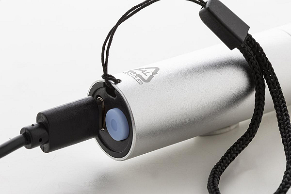 Lanterna reincarcabila din aluminiu reciclat, Chargelight Tone 4