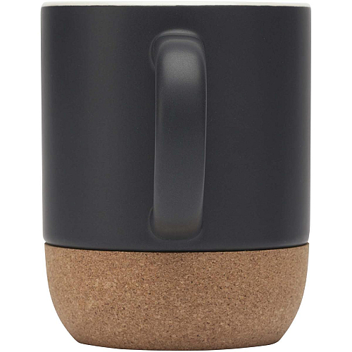 Billie 300 ml ceramic mug with cork details and matt finish 4