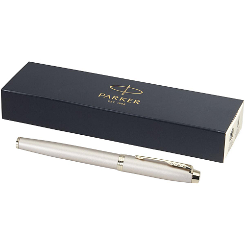 Parker IM fountain pen (black ink) 1